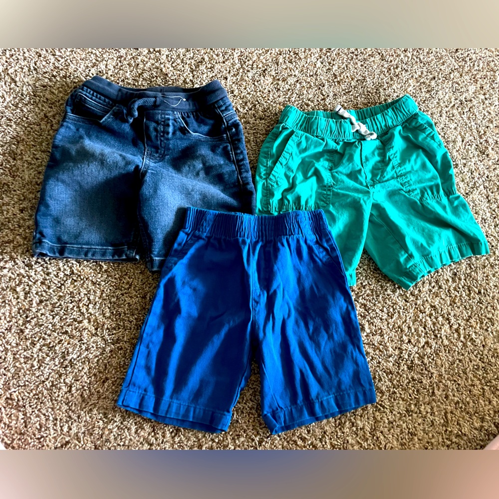 Lot of 3 shorts GUC 4T